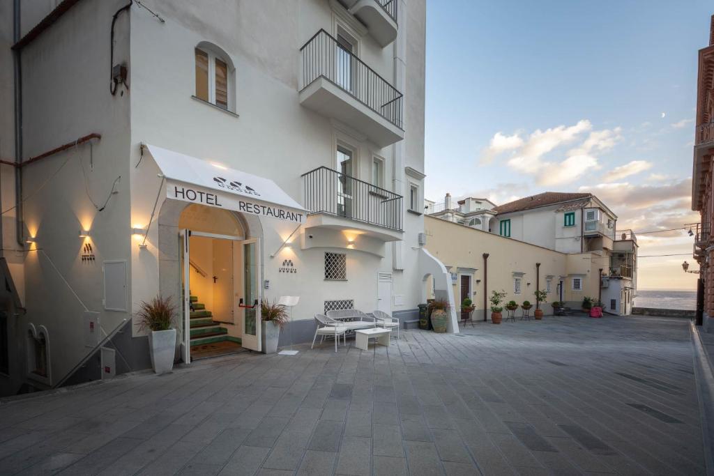 Budova, kde se hotel nachází