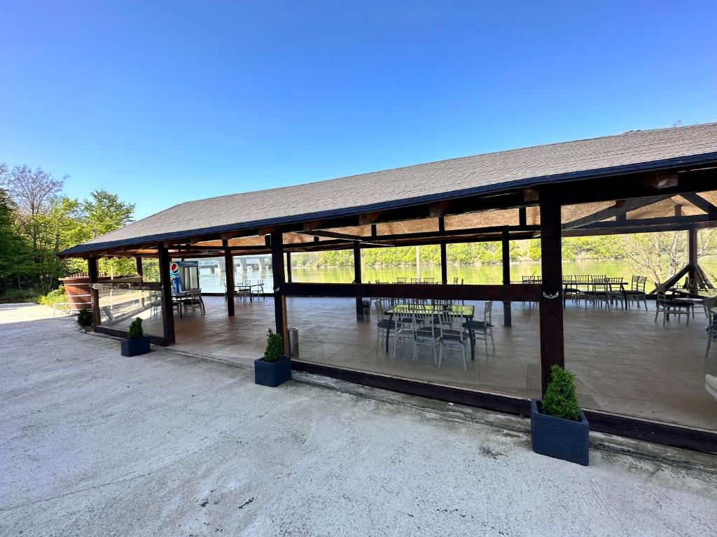 Fotografie z fotogalerie ubytování Villa Adam v destinaci Bahna