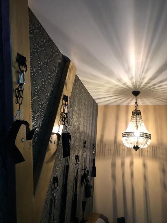 Fotografie z fotogalerie ubytování Désirs d'une nuit - Loveroom jacuzzi v destinaci Cagny