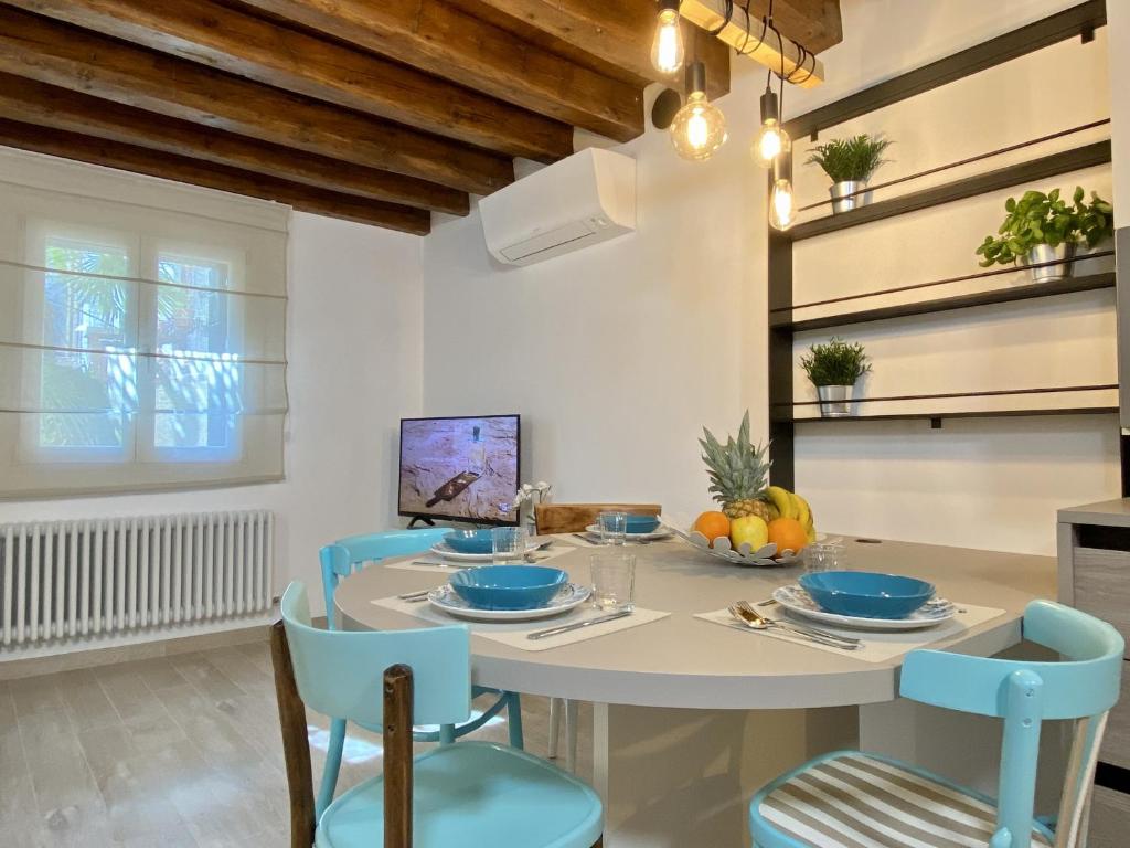A television and/or entertainment centre at Residence Stella