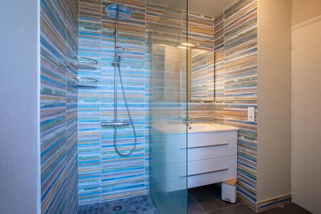 Koupelna v ubytování Maison Gaou Bénat Piscine Vue mer
