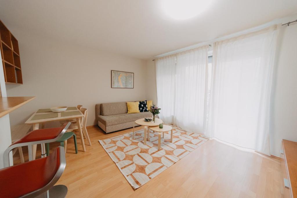 OrangeHomes One bedroom art apartment 1092 Budapest, 14a Erkel utca kép - 1