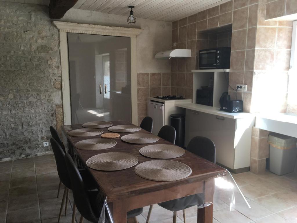 Gites Le Cheval Noir - Twee Slaapkamers Huis