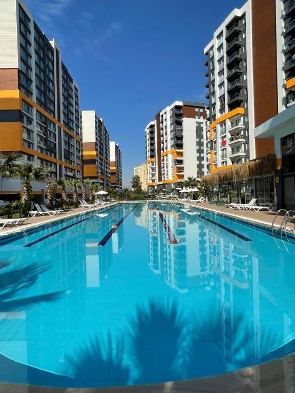 Bazén v ubytování Cozy Modern APT Kepez, Antalya nebo v jeho okolí