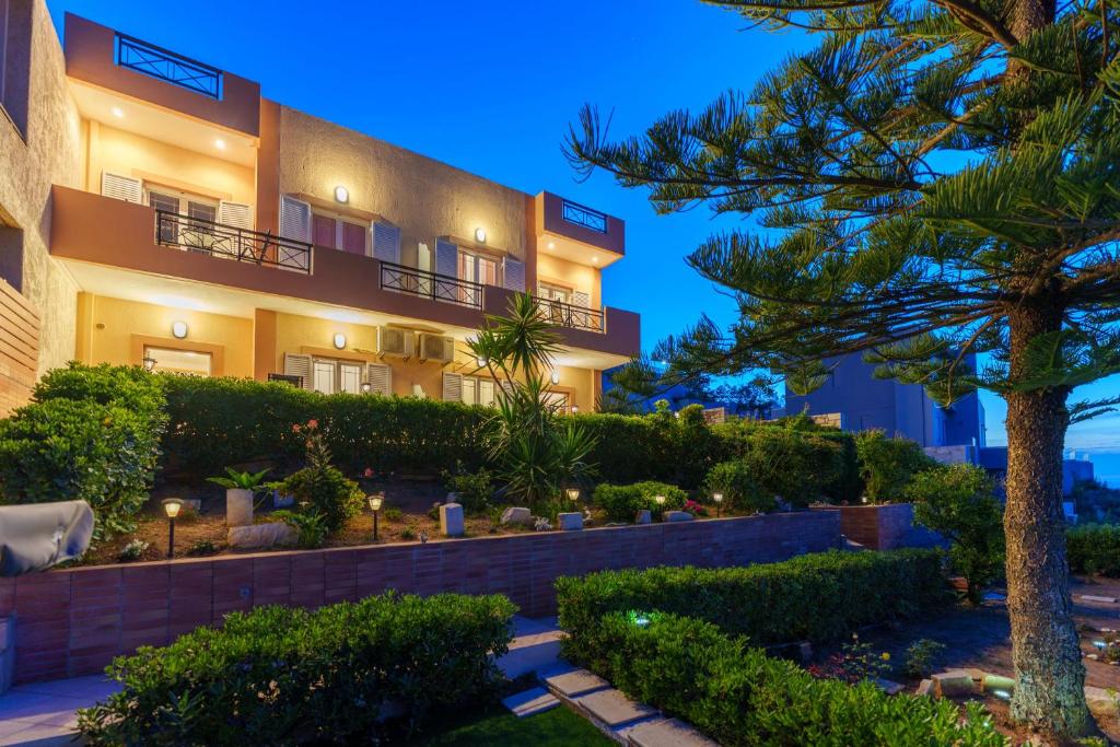 Zahrada ubytování FNK Apartments with Sea View