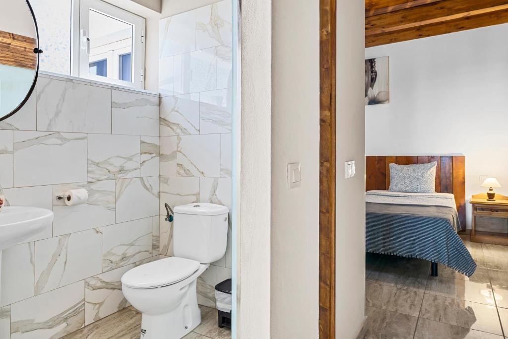 Kúpeľňa v ubytovaní E Ensuite Vacation Apartment LANZAROTE