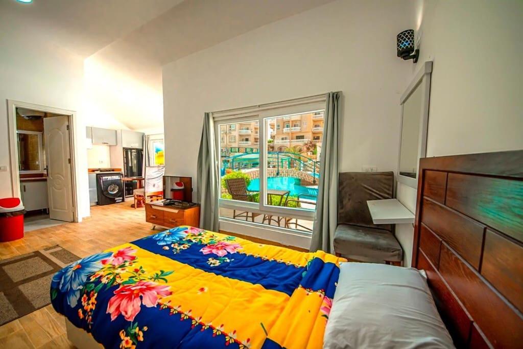 Lovely Chalets Direct to the pool in heart of Nabq