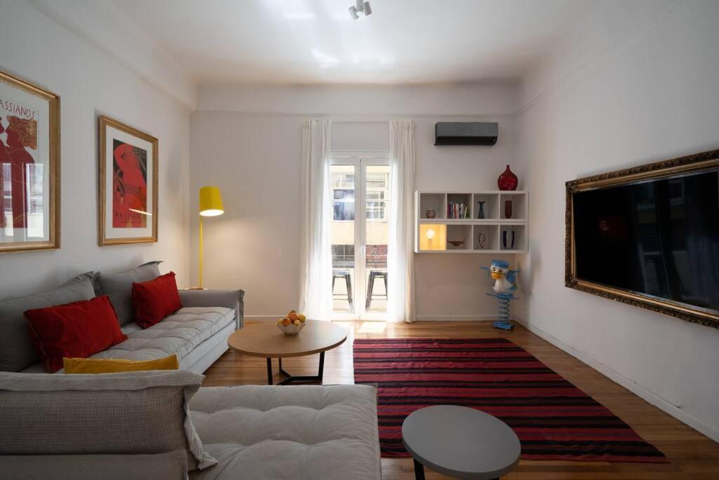 Ebullience - Stylish & Chic Athens Apartment