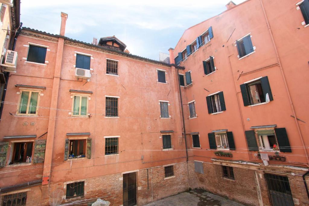 Budova, kde se apartmán nachází