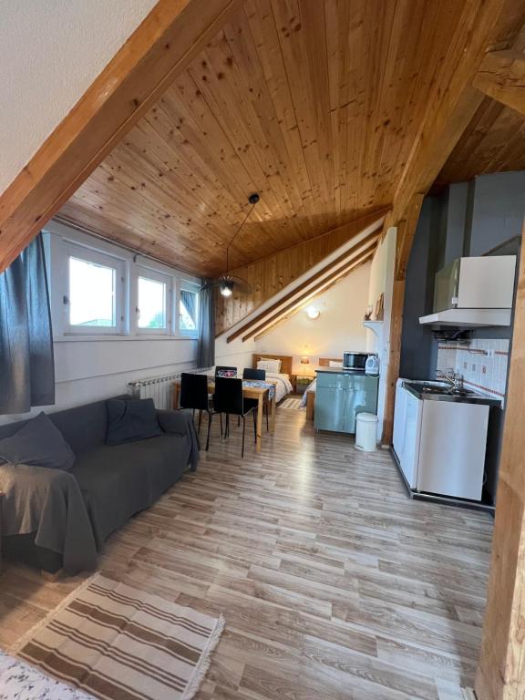 Apartments and Rooms Kristina - Studio Con Balcone