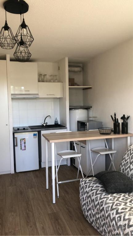 Zdjęcie z galerii obiektu STUDIO A LA SEMAINE PROCHE BORDEAUX w mieście Talence