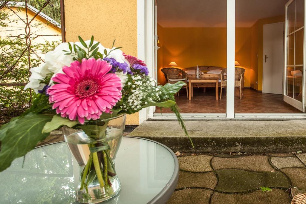 Waldsee Hotel am Wirchensee - Bungalow With Patio