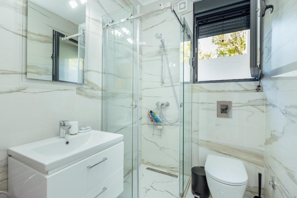 Un baño de Miracle apartment