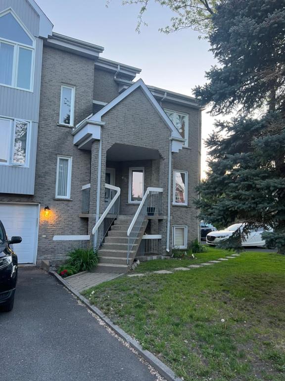 Grand Condo à Laprairie 20min de Montréal, Laprairie (updated prices