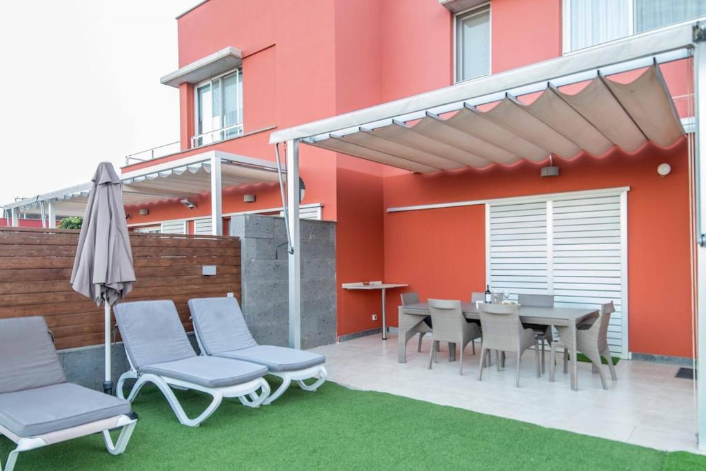 Patio nebo venkovní prostory v ubytování Lightbooking piscina privada Salobre Golf
