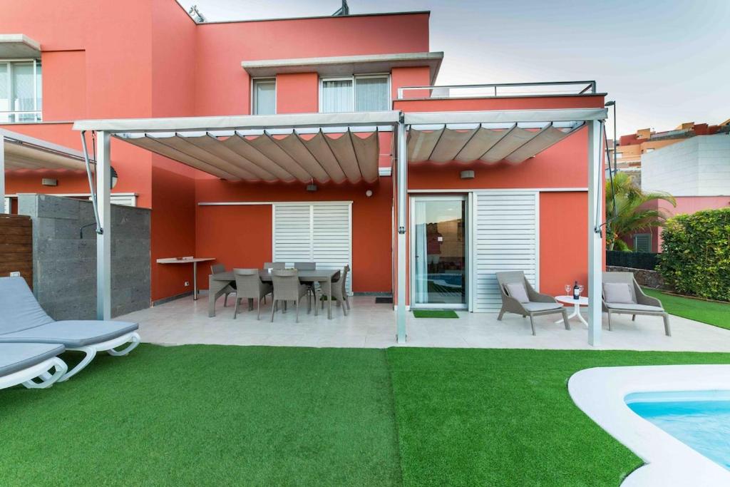Patio nebo venkovní prostory v ubytování Lightbooking piscina privada Salobre Golf