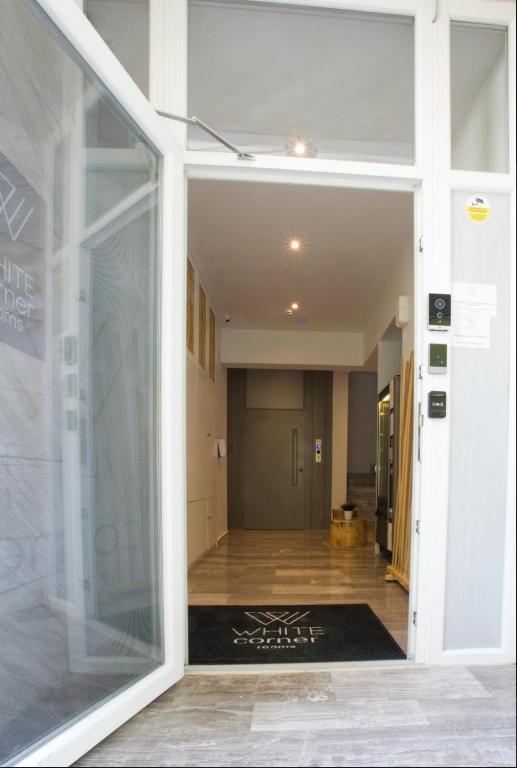 White Corner - Resim 25