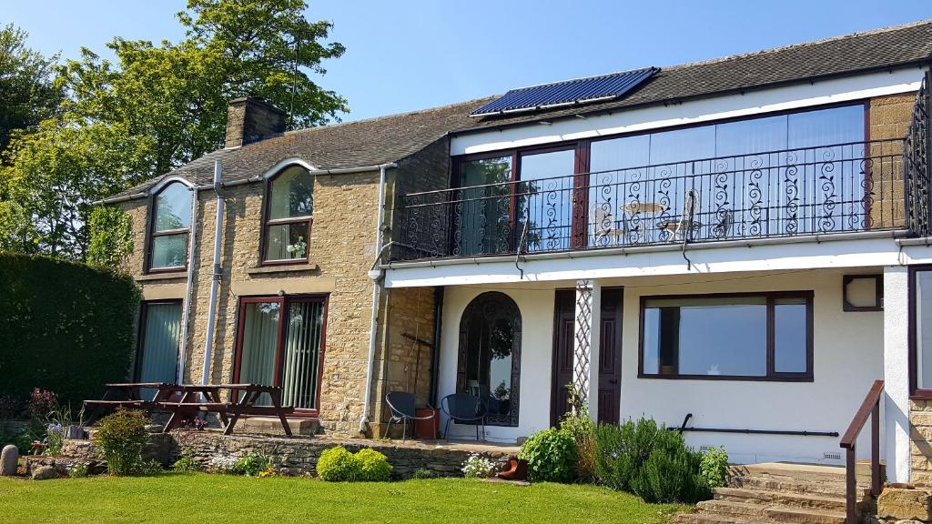 The Wood Cottage - Housity