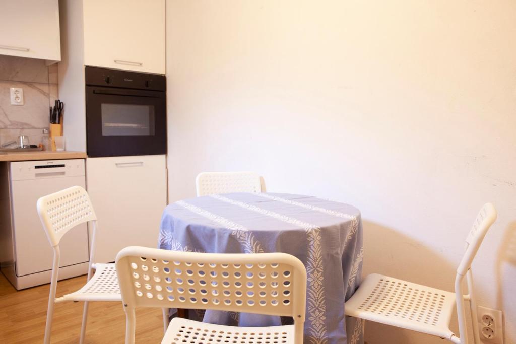 Peachy House - Apartamento De Tres Habitaciones - Sótano
