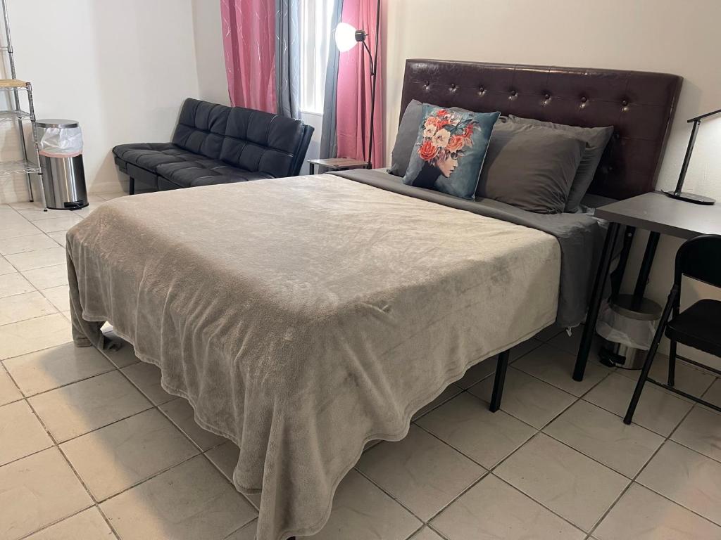 Best Value inside City Miami, Near Airport, Beach, Center & Metro photo