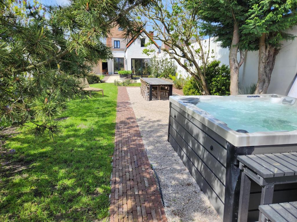 Villa huisje met jacuzzi en tuin (Bélgica Meulebeke)