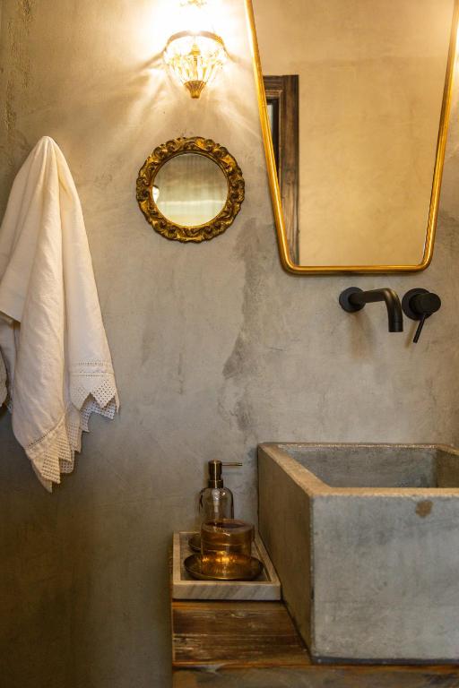 Koupelna v ubytování Via Roma Charming Rooms