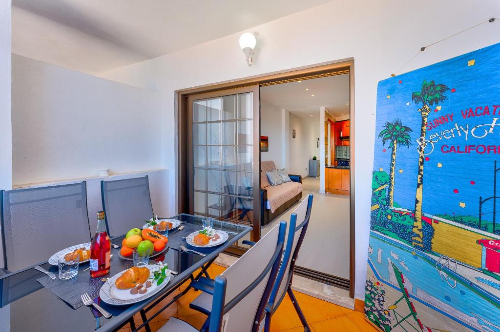 Fotografie z fotogalerie ubytování Wonderful apartment with a Sea view, WiFi, Pool v destinaci Puerto de Santiago