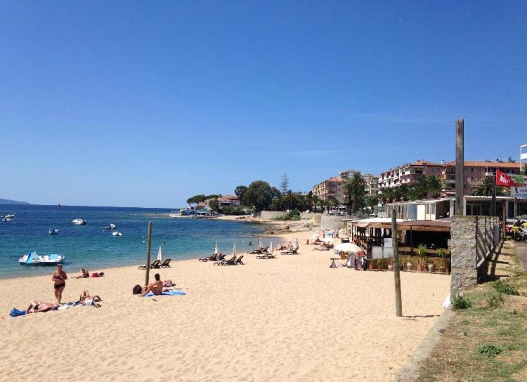 Fotografia z galérie ubytovania Joli F2 200m: ( ville et plage ) v destinácii Ajaccio