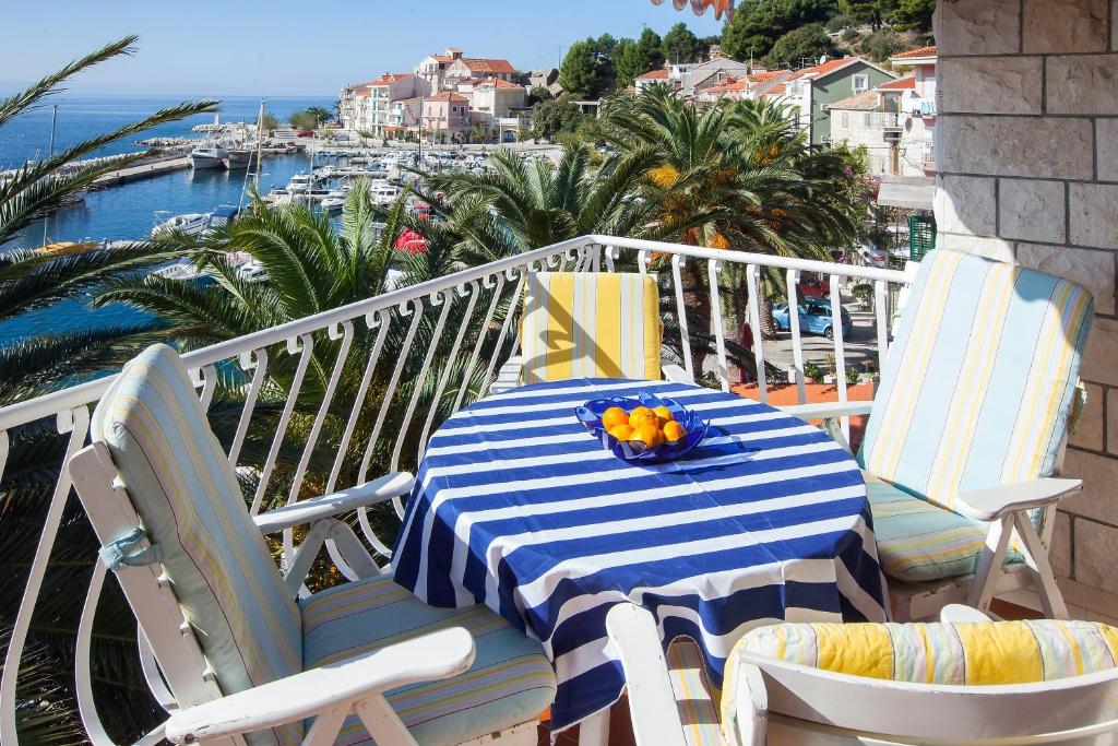 Gambar di galeri bagi Apartments Teo di Podgora