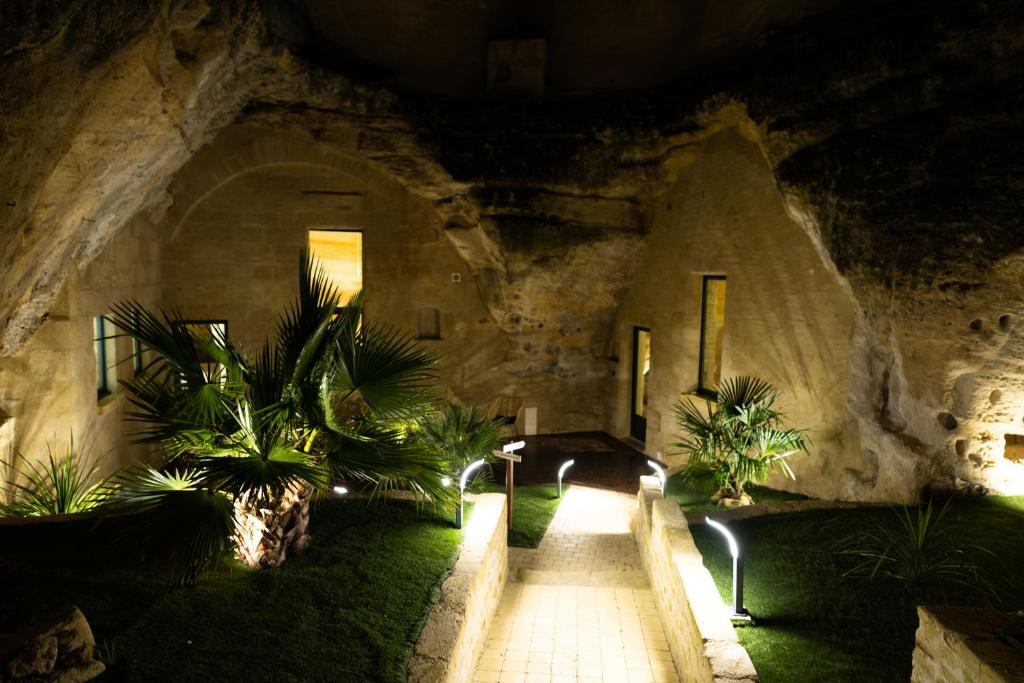 Vonkajšia záhrada v ubytovaní Le temps suspendu, Nuit sous la roche & jacuzzi