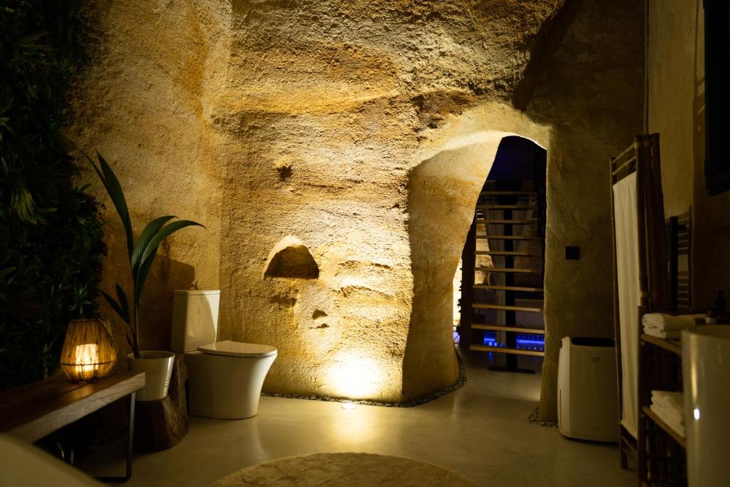 Fotografia z galérie ubytovania Le temps suspendu, Nuit sous la roche & jacuzzi v destinácii Doué-la-Fontaine