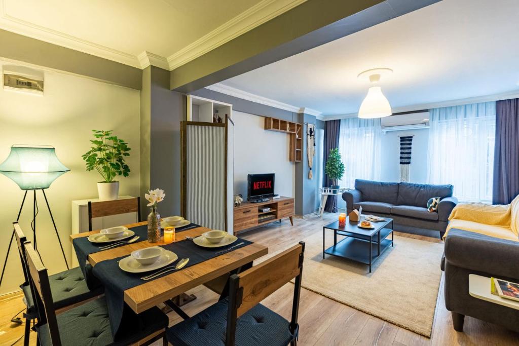 Central and Modern Apartment 2-Min Walk to Osmanbey Metro Station in Sisli