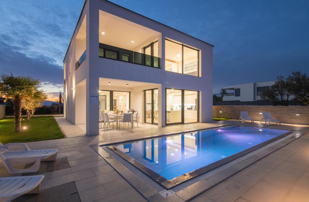 Villa Weiss Malinska Heated Pool - Osmosis System