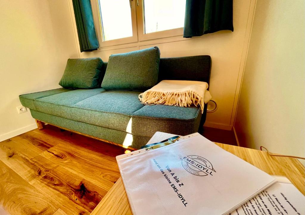 Posezení v ubytování Tinyhouse „Kleines Ems-Idyll“