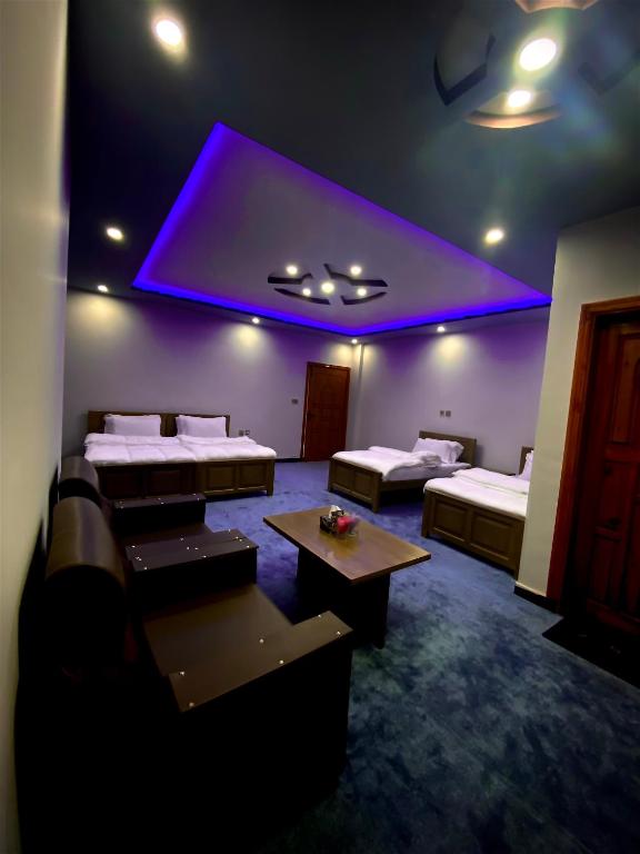 River Garden Hotel and Resort - 豪华四倍房间