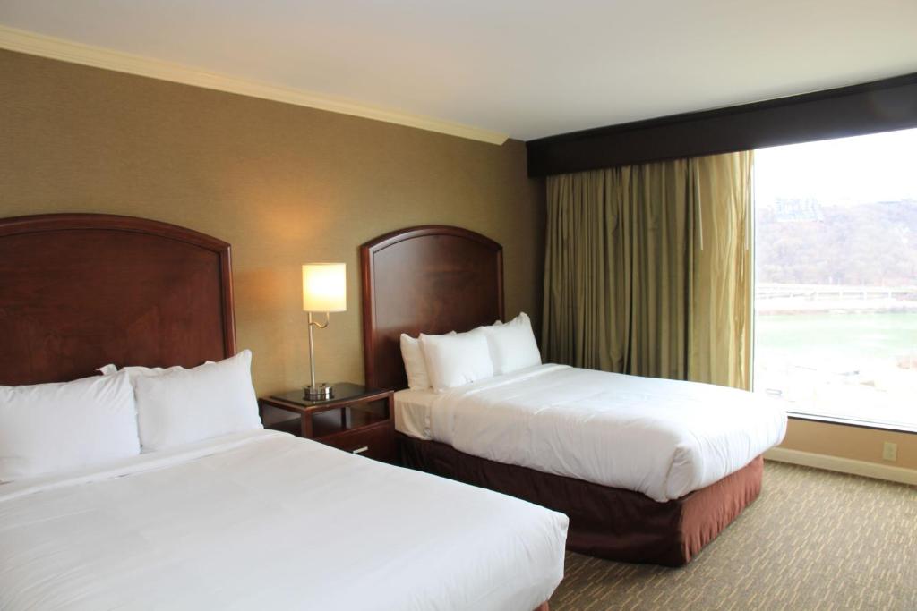 Wyndham Grand Pittsburgh photo