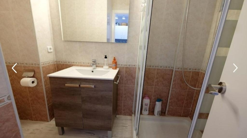 A bathroom at Brise Marine