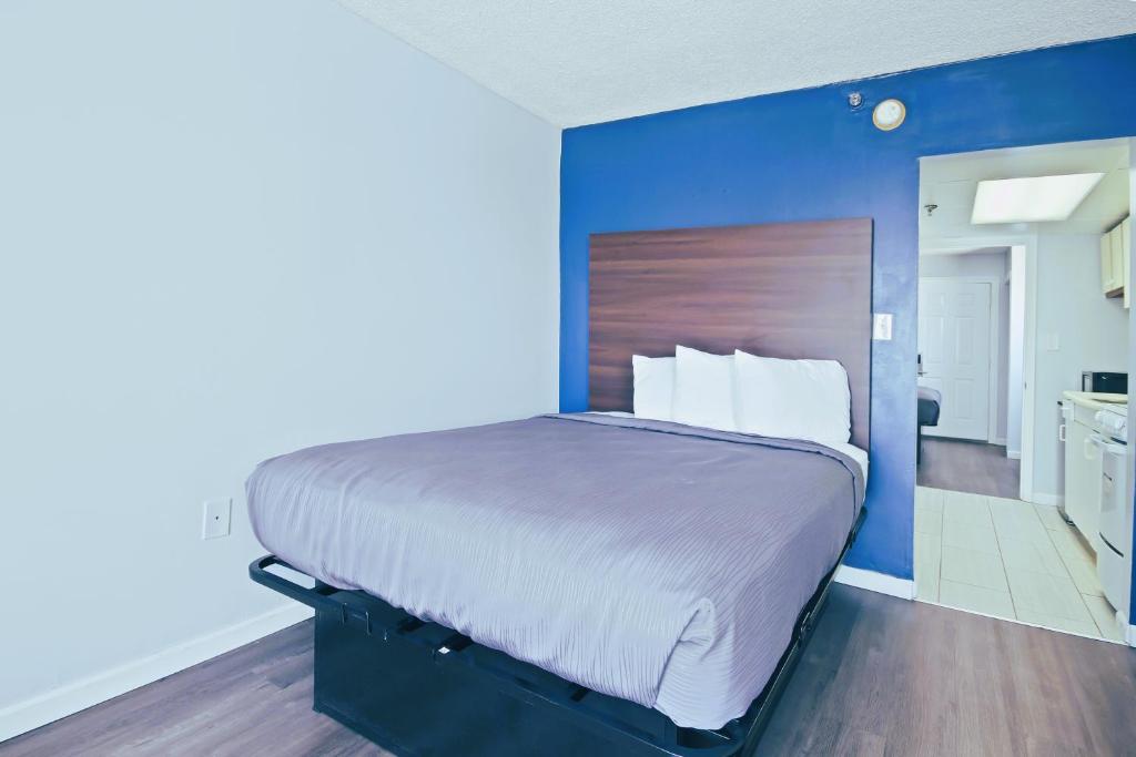 South Seas Ocean Front - Deluxe Suite With Sea View