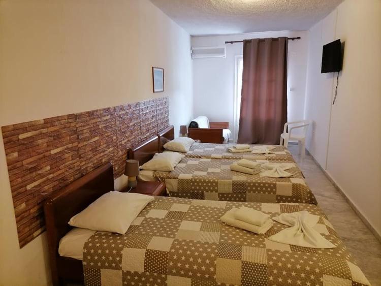 Katerina Apartments - Pièce Triple Avec Vue Sur La Piscine