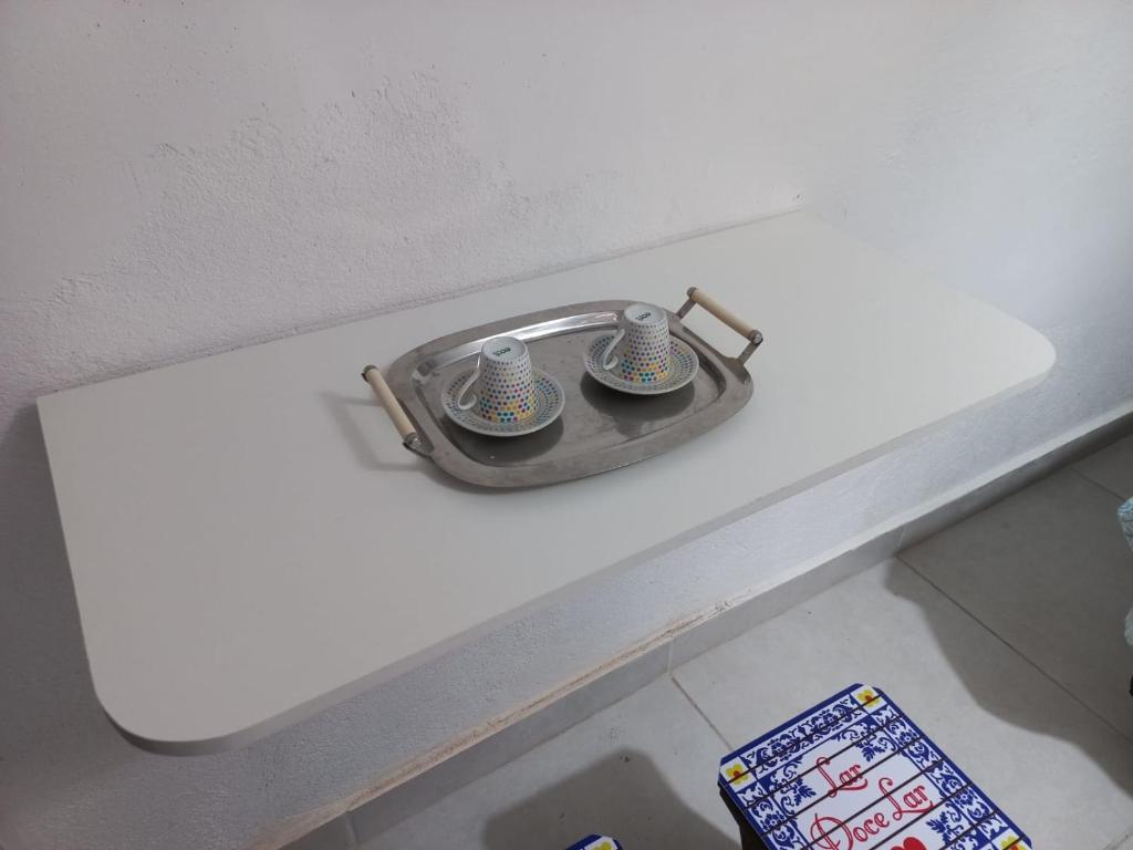 Kaffee-/Teezubehör in der Unterkunft Suíte confortável em Cabo Frio