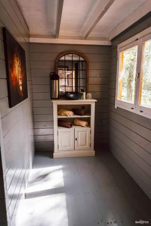 Fotografie z fotogalerie ubytování Cabane insolite avec escape game v destinaci Saint-Évarzec