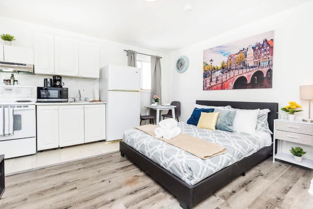 Modern Studio Condo Heart of Chinatown, Ottawa (updated prices 2024)