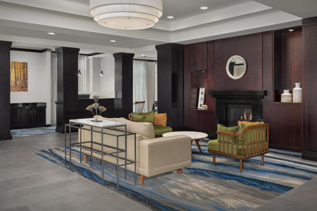 Posezení v ubytování Fairfield by Marriott Tacoma Puyallup