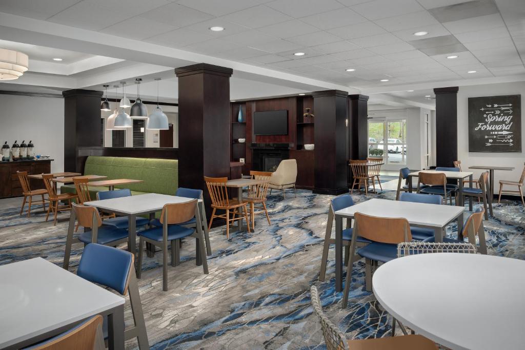 Restaurace v ubytování Fairfield by Marriott Tacoma Puyallup