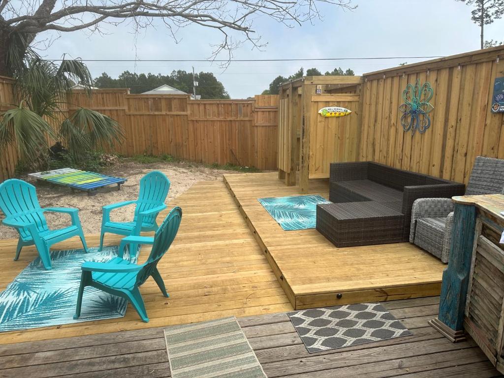 Destin-y 30A Beach Retreat Self Checkin - Huge Private Backyard Deck with Outdoor Shower - Twee Slaapkamers Huis