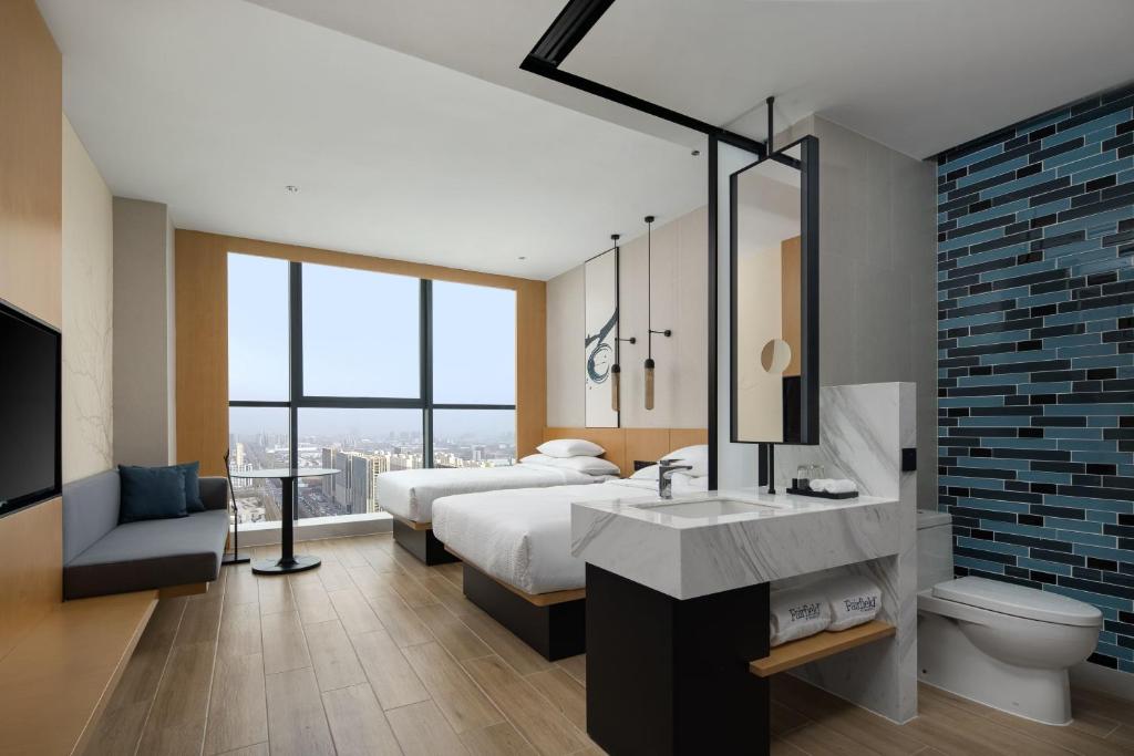 Fairfield by Marriott Shijiazhuang High-Tech Zone - Deluxe Double, Guest Room, 2 Doubles, City View