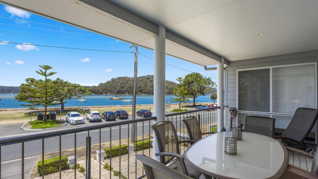 Family Beachhouse Waterfront Ettalong Beach, Ettalong Beach Updated