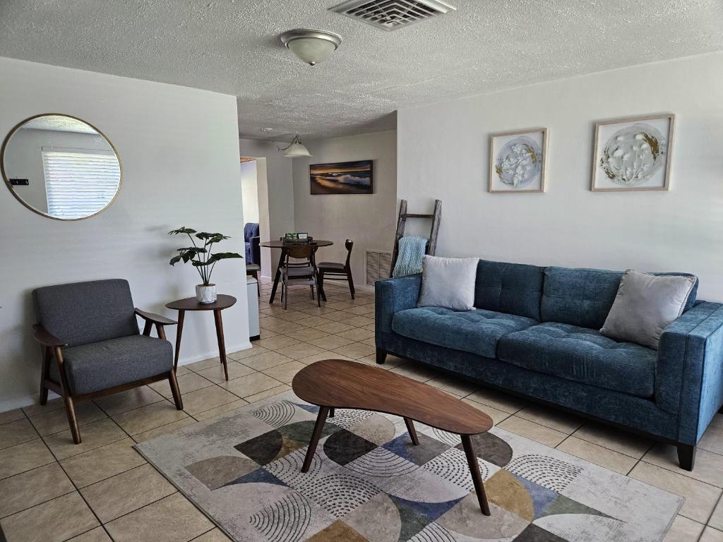 Cozy Bayshore Garden 3BR House near to IMG, Bradenton (updated prices 2024)