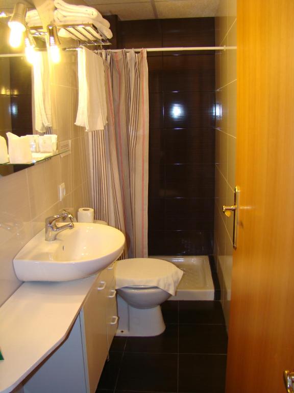 Koupelna v ubytování Hostal Platja