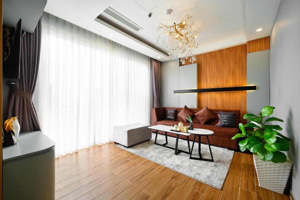 Penthouse Two-Bedroom City View